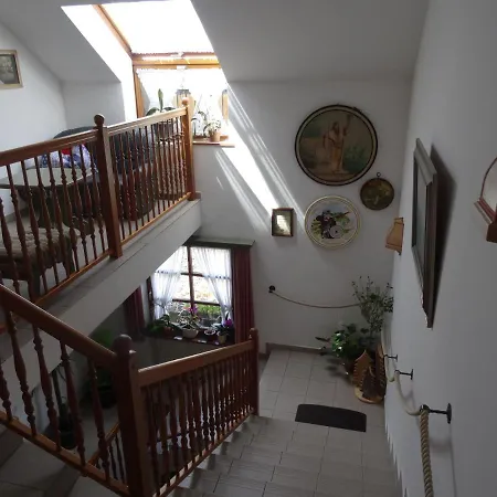 阿尔门劳什酒店 酒店