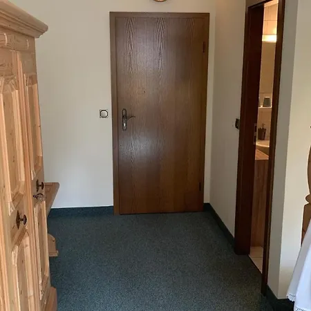 阿尔门劳什酒店