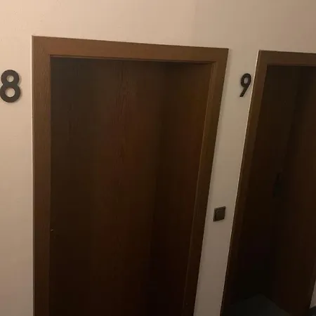 阿尔门劳什酒店 3*