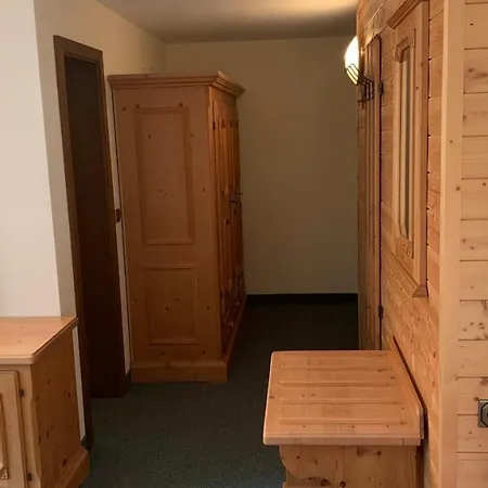 阿尔门劳什酒店 酒店