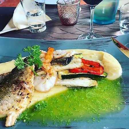 阿尔门劳什酒店