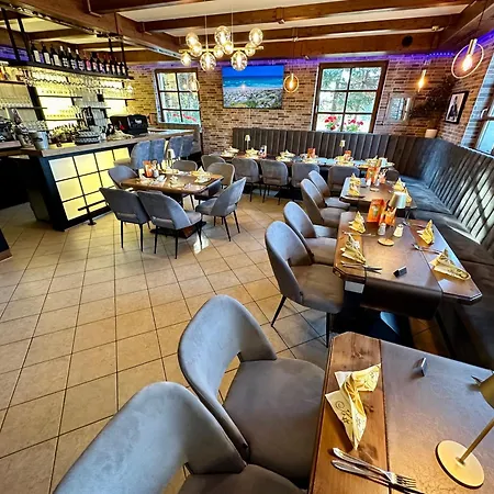 阿尔门劳什酒店 3*