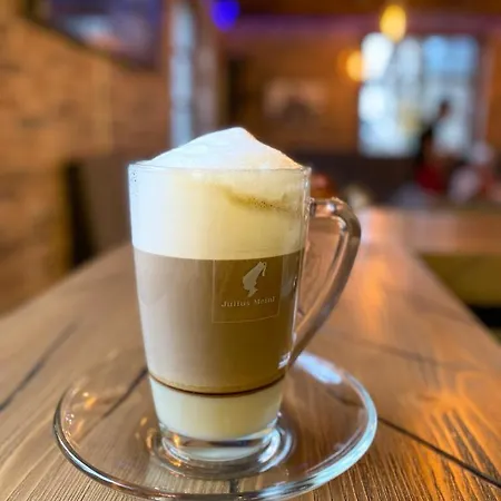 阿尔门劳什酒店