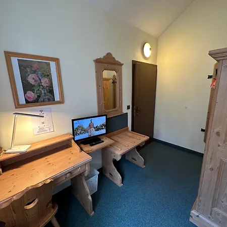 阿尔门劳什酒店 Neukirchen (Erzgebirgskreis)