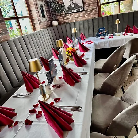 阿尔门劳什酒店 Neukirchen (Erzgebirgskreis)